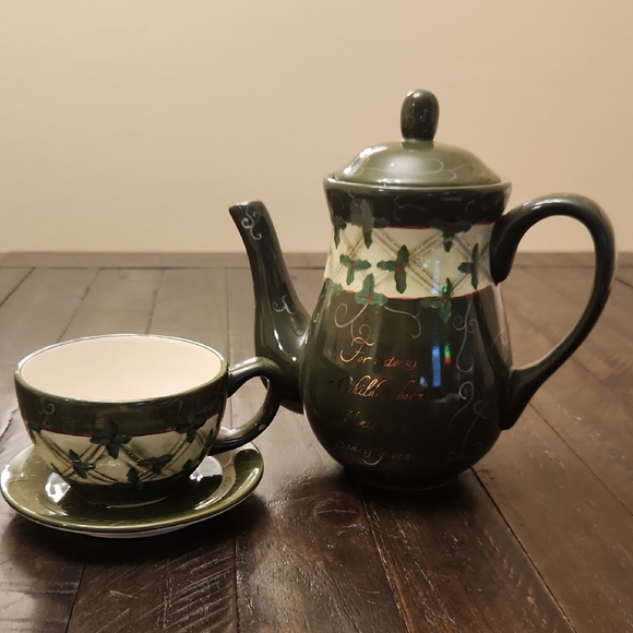 Dayspring Other - Vintage DaySpring Christmas  Teapot and Cup Set with Holly Design